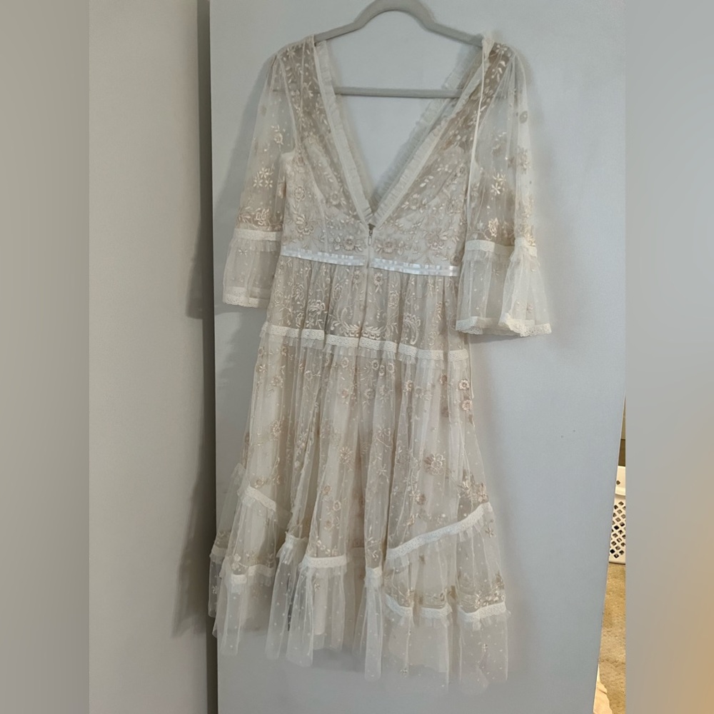 Needle and thread size 8